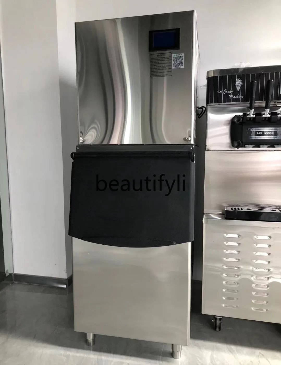 آلة صنع الثلج التجارية لشاي الحليب بار الإنتاج الضخم التلقائي ، آلة مكعبات الثلج الهلال