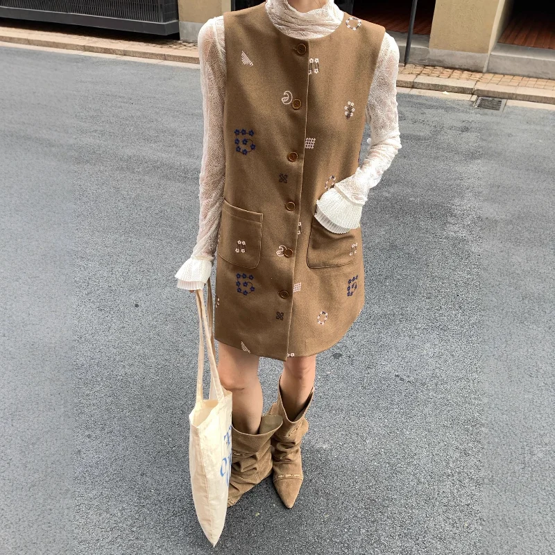 Vintage Wine Embroidered Round-neck Sleeveless Dress Women's Fashion Simple Versatile Layered Elegant French Lady Short Dress