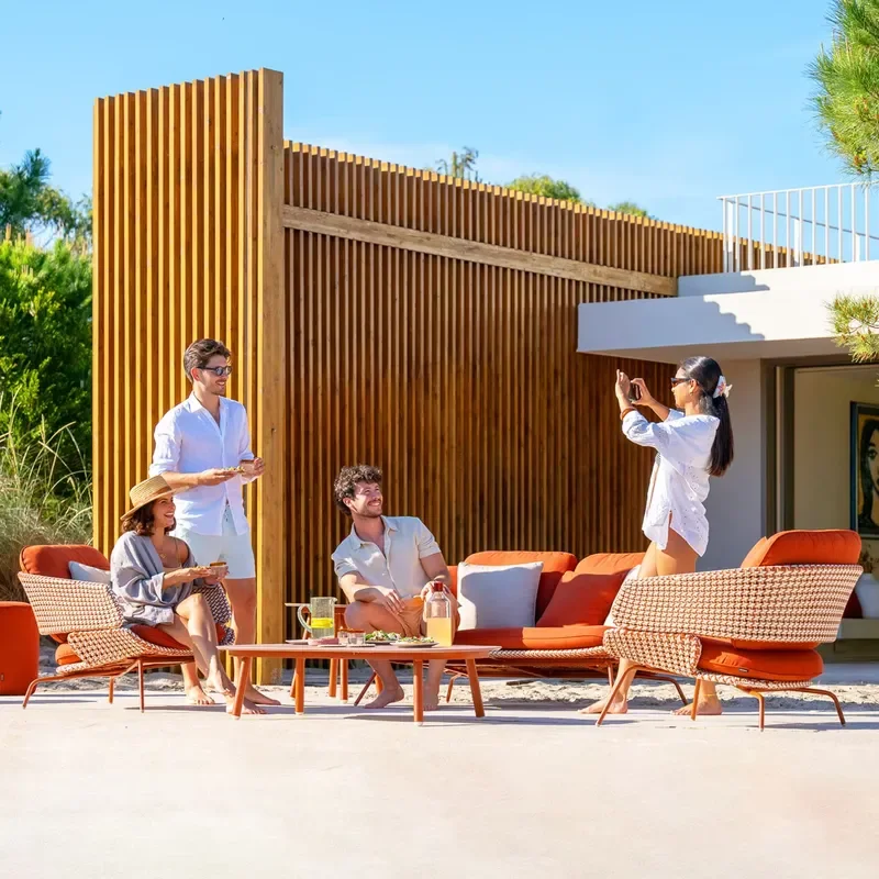 Modern Outdoor Woven PE Rattan Sofa Set with Durable Eco-Friendly Cushions for Garden & Villa Use