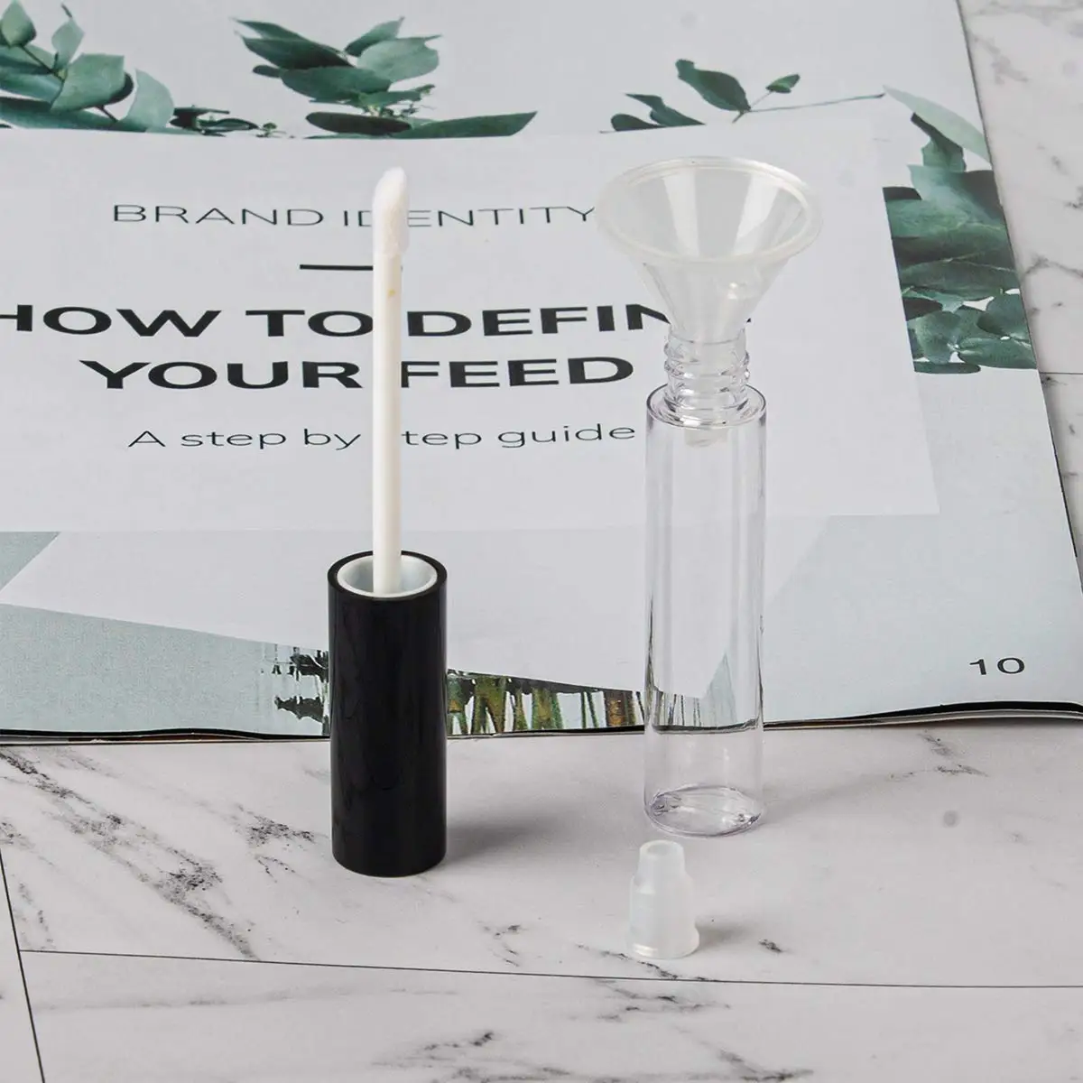 หลอดลิปกลอสเปล่าขนาด 10 มล. จำนวน 10 ชิ้น พร้อมแปรง, ขวดลิปบาล์มแบบเติมได้, ภาชนะตัวอย่างลิปสติก และกรวย