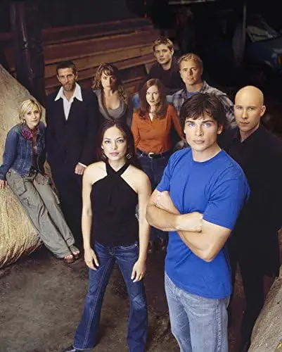 Generic Smallville Tom Welling & Cast Classic Poster, 24 x 30 inches, Unframed, Indoor, Living Room, Bedroom-aluminum