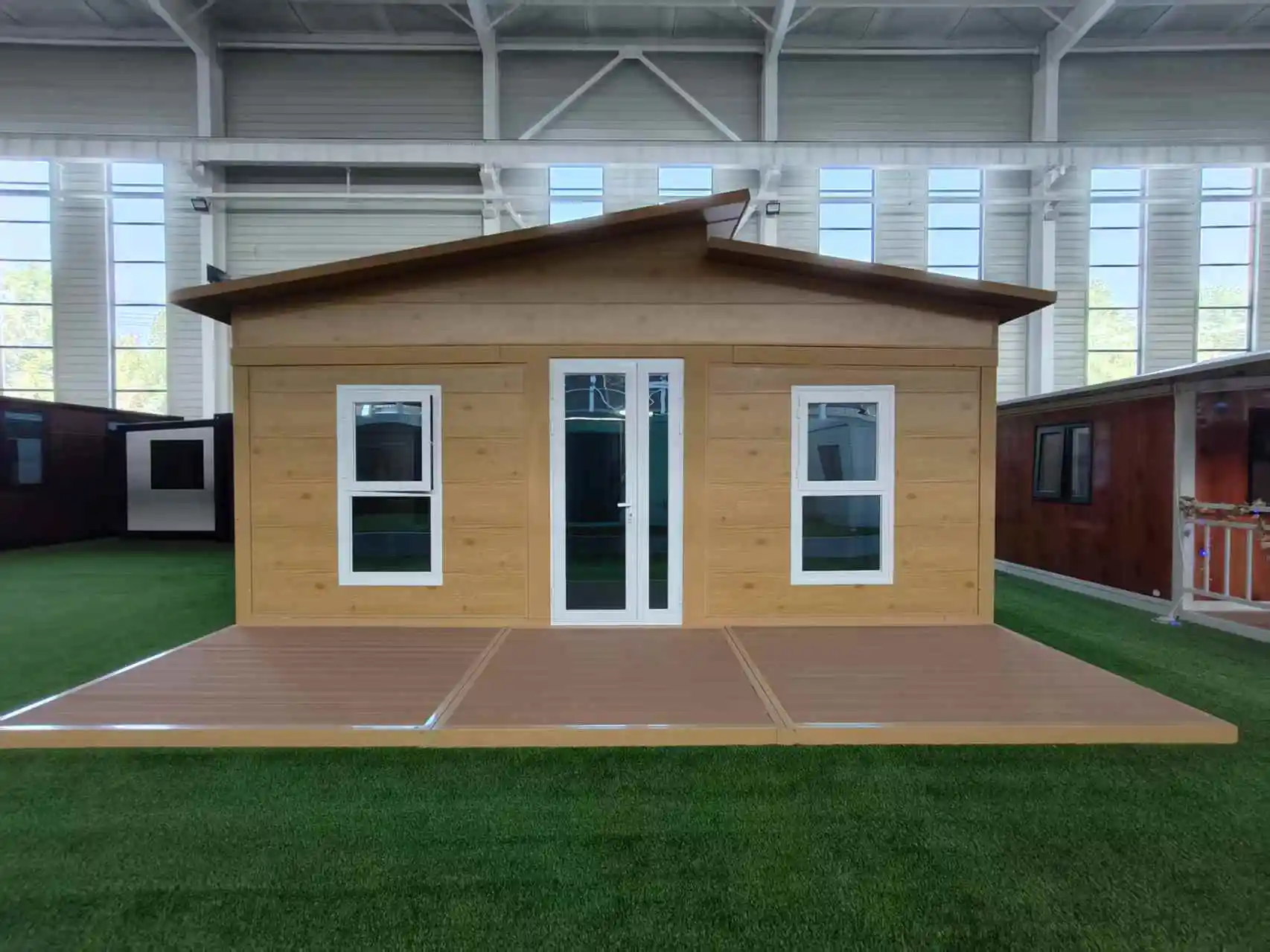 Luxury Cabin Expandable Container House with Bedroom Bathroom Kitchen for Resort Camp and Backyard Use Prefabricated House