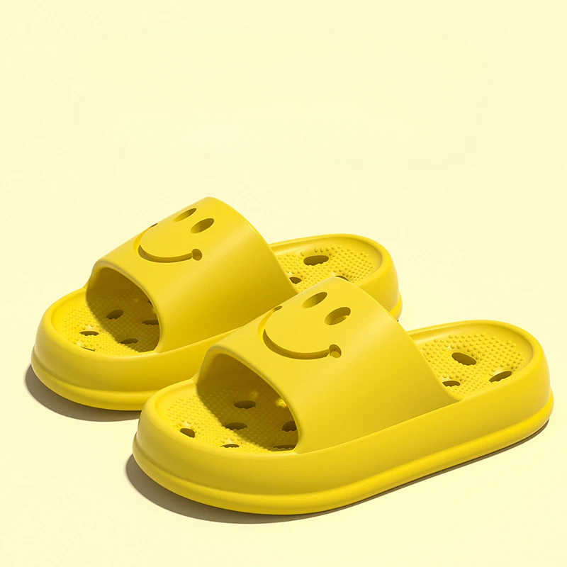 Summer Kids Sandals Boys Shoe Child Bathroom Slippers Indoor Home Bathroom Sandals Smiley Face Non-Slip Slippers Girl Flat Shoes