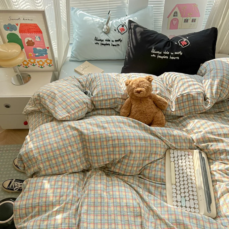 

European Striped Grid Bedding Set Fashion Soft and Breathable Bedclothes for All Seasons Luxury Cozy Printed Quilt Cover Set