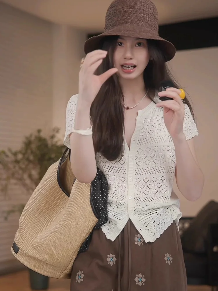 

Стильный ажурный трикотажный топ с коротким рукавом для повседневной носки, универсальный, стройнящий, модный, дышащий, стандартного кроя, лето 2025