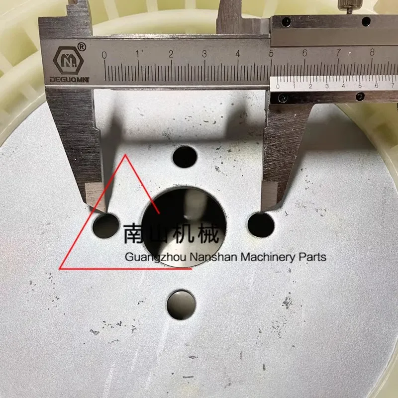 Pala del ventilador LOVOL FR60, piezas del excavador de la aspa del ventilador del radiador del motor 4TNV94 4TNV98