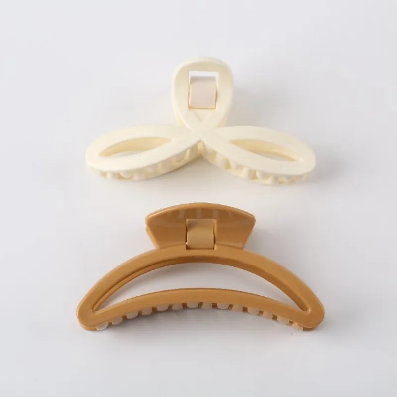 

2 Pack Grip Claw With Simple Design Solid Plastic Accessories Extra Claw For Thick And Long Hair Matte Non-slip For Women Big