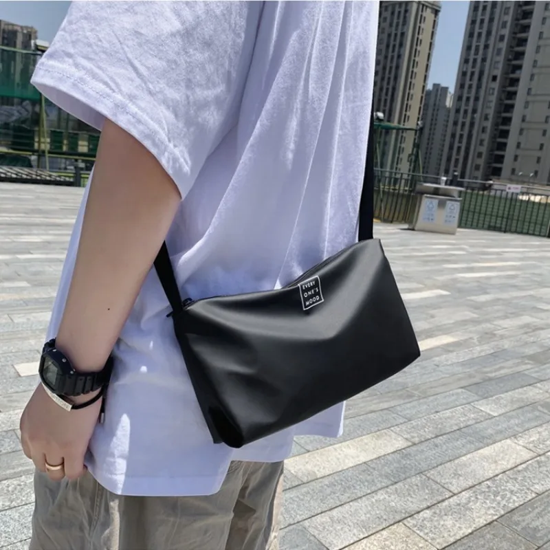 Torby na ramię modna torba Crossbody Unisex Harajuku w jednolitym kolorze prosty zamek błyskawiczny nadruk w litery Oxford wytrzymały na co dzień, dopasowany nowy