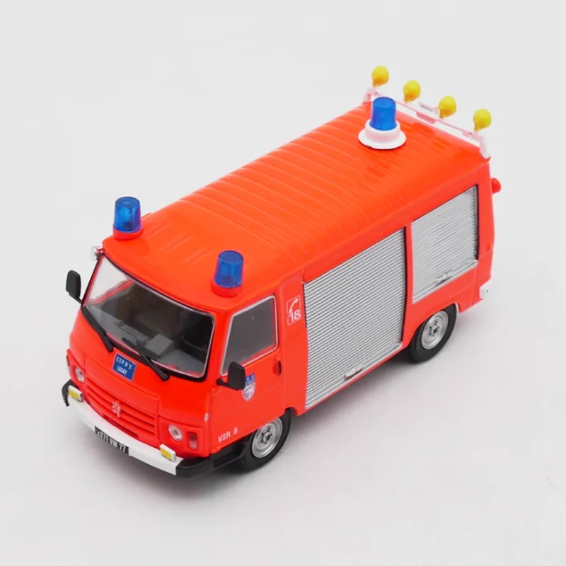 IXO Diecast escala 1:43 aleación J9 motor de bomberos Van modelo producto terminado juguete de simulación colección regalo pantalla estática