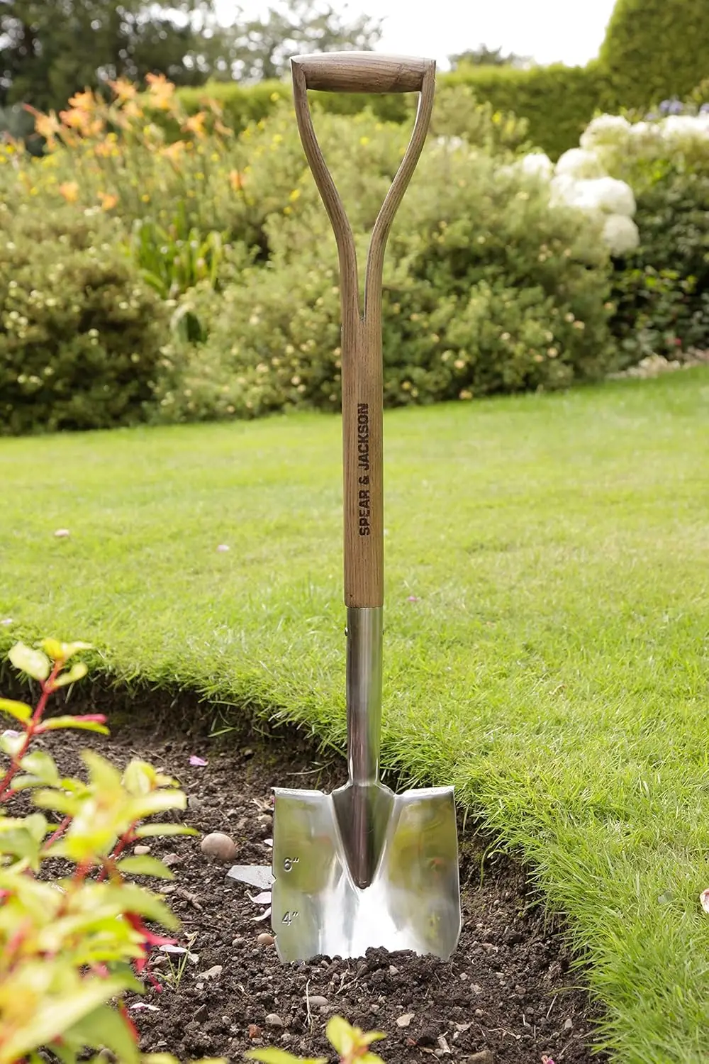 Traditional Stainless Planting Spade Brown