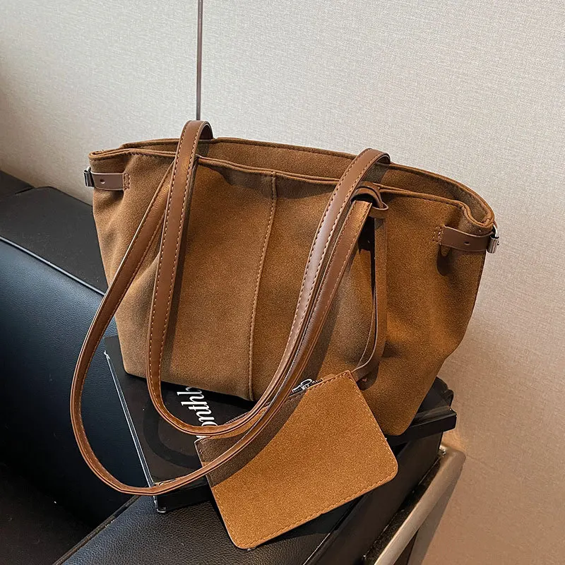 

2025 Autumn Winter Spacious Tote Bag, Niche Underarm Purse for Women, Commuter Shoulder Crossbody, Minimalist Day to Night Bag