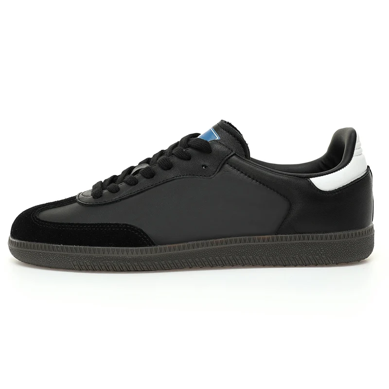 Hot Sell Men Running Shoes Cloud White Core Black Sports Women Sneakers Trainers Classic Soccer Unisex Casual Shoe Top with Box