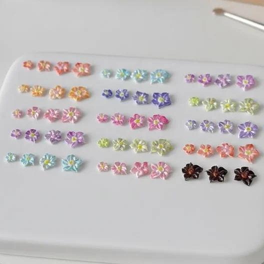 50Pcs 3D Resin Mini Flower Nail Enhancement Decor Matte Glossy Mixed Nail Charms for DIY Manicure Craft Salon Home Use