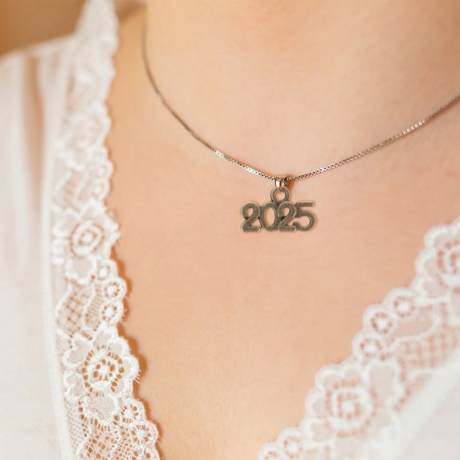 

100pcs Number Pendant for DIY Earrings Necklace Bracelets Zinc Alloy 2025 Charms Souvenir Craft New Year Gift Jewelry Making