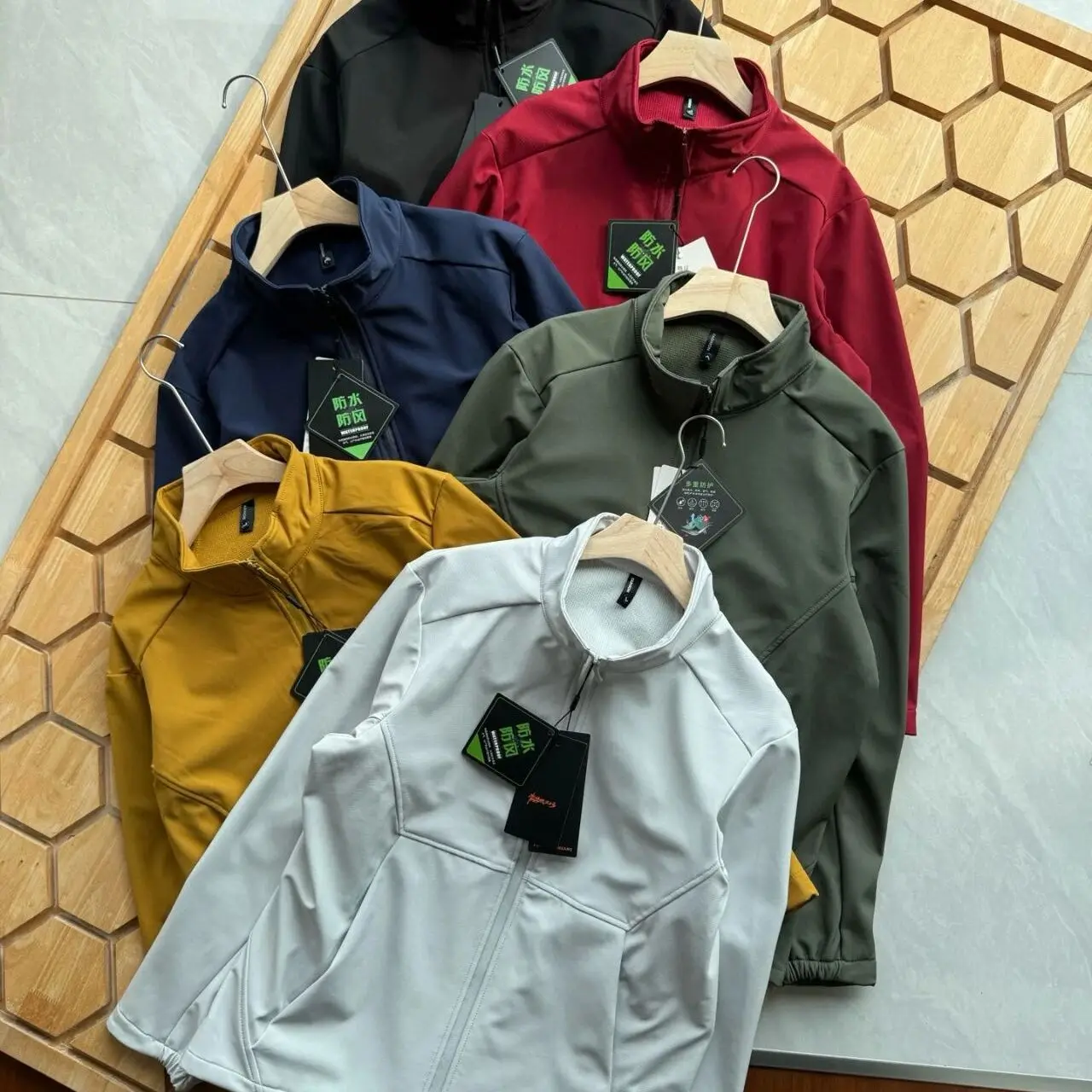 

Fce Lined 3D индивидуальный уличный ветрозащитный водонепроницаемый мягкий эл для мужчин и женщин Jaet осенний теплый глаз закрытый прыжок в приключение