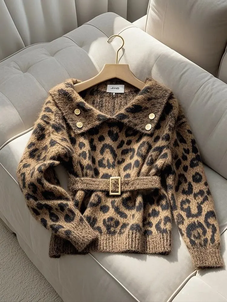 

American Retro Brown Leopard Print Waist Sweater for Women To Wear in Autumn and Winter with Inner Knitted Sweater