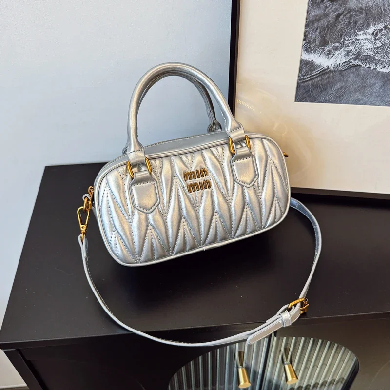 

Minimalist Stylish Solid Color Diaper Bags For Women Luxury Shoulder Bag Simple Leather Messenger Bag Trendy Casual Elegant