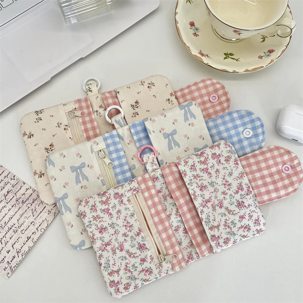 Tarjetero con estampado de lazo Floral, monedero para estudiante, billetera dulce de doble pliegue con llavero, bolsa de almacenamiento portátil para auriculares para niñas