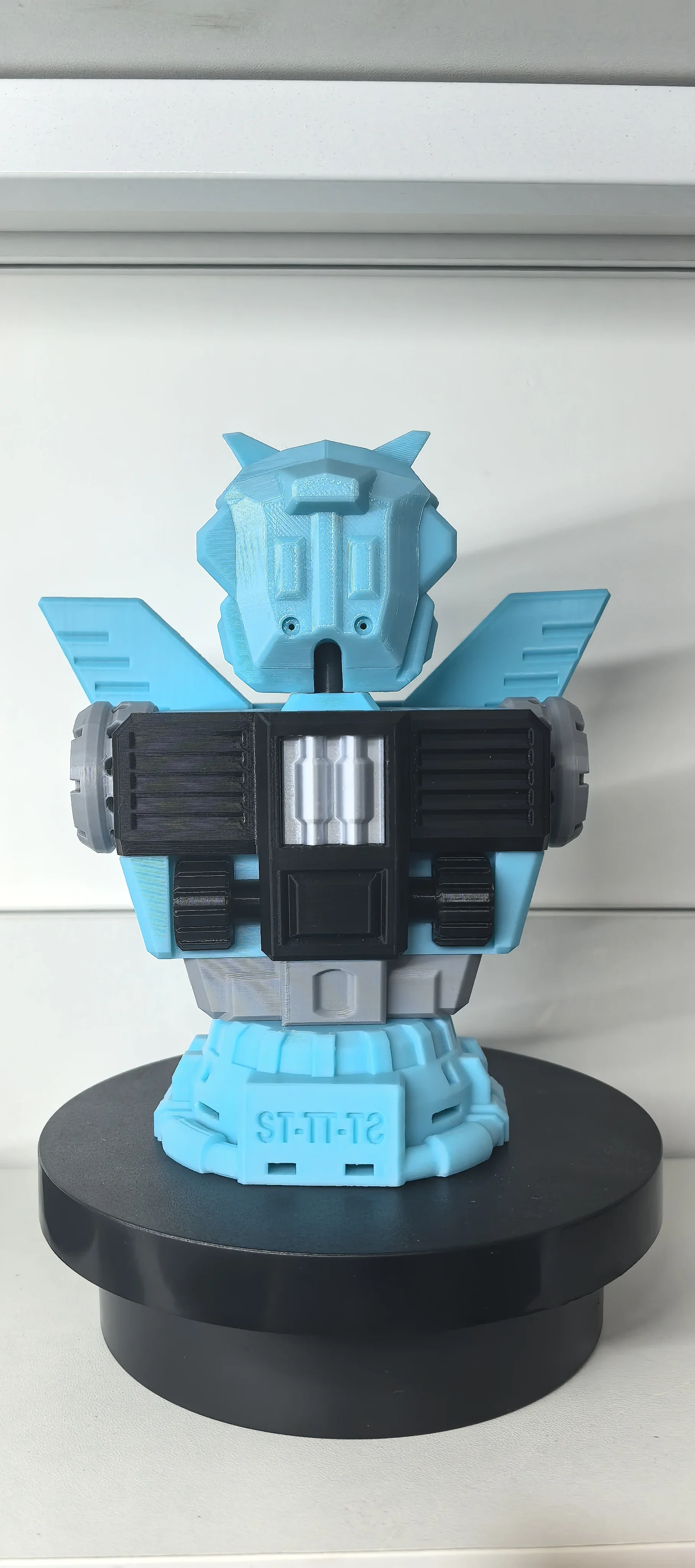 Autobot G1 Anime Character Shaming 3D Printed Multi-joint Movable Model (magnetic Luminous Eyes)