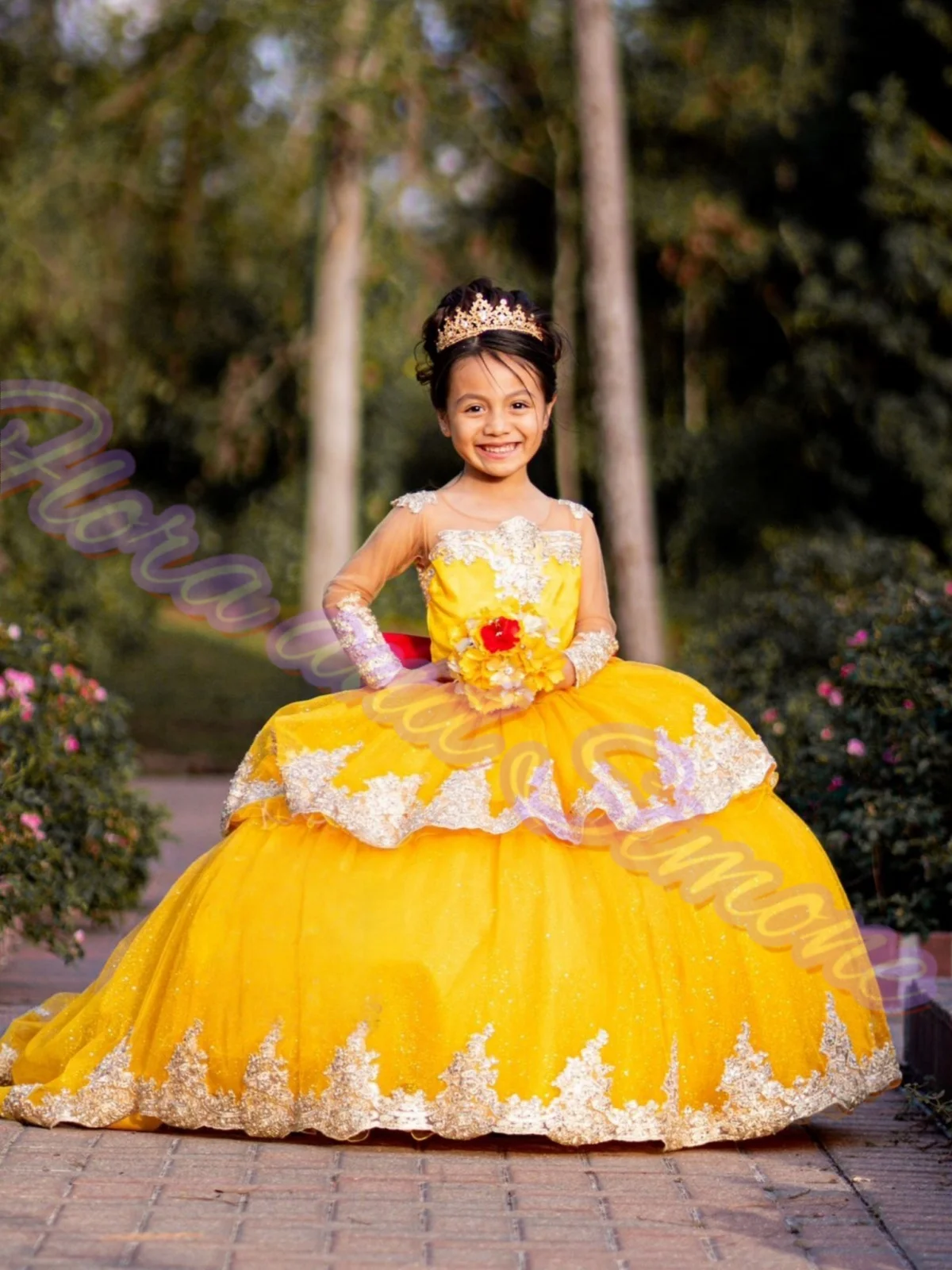 ชุดเดรสเจ้าหญิงแขนยาวปักลายสีทองหรูหราแบบสั่งทำพิเศษ ยาวกรอมพื้น สำหรับงานวันเกิดหรืองานเลี้ยงอย่างเป็นทางการ