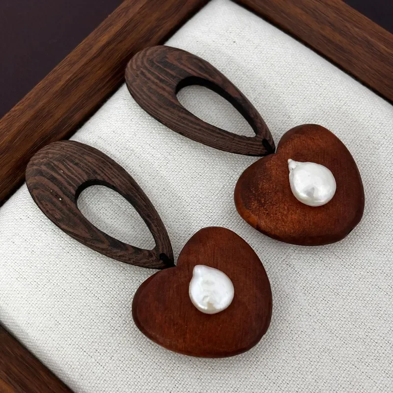 Retro contrasting color natural log love natural baroque pearl earrings log hollow water drop long earrings women