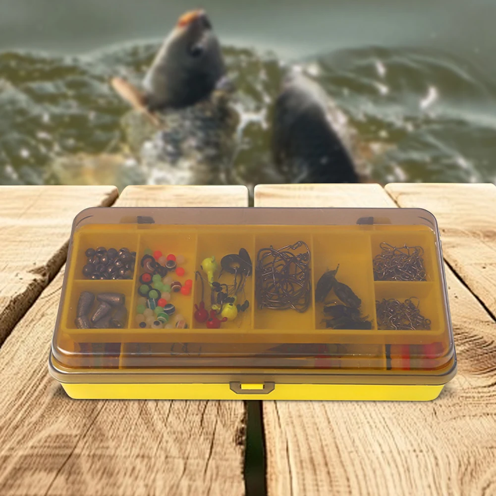 

Набор рыболовных приманок: мягкие и твердые приманки, джиг-головки, грузила, подарки для рыбаков