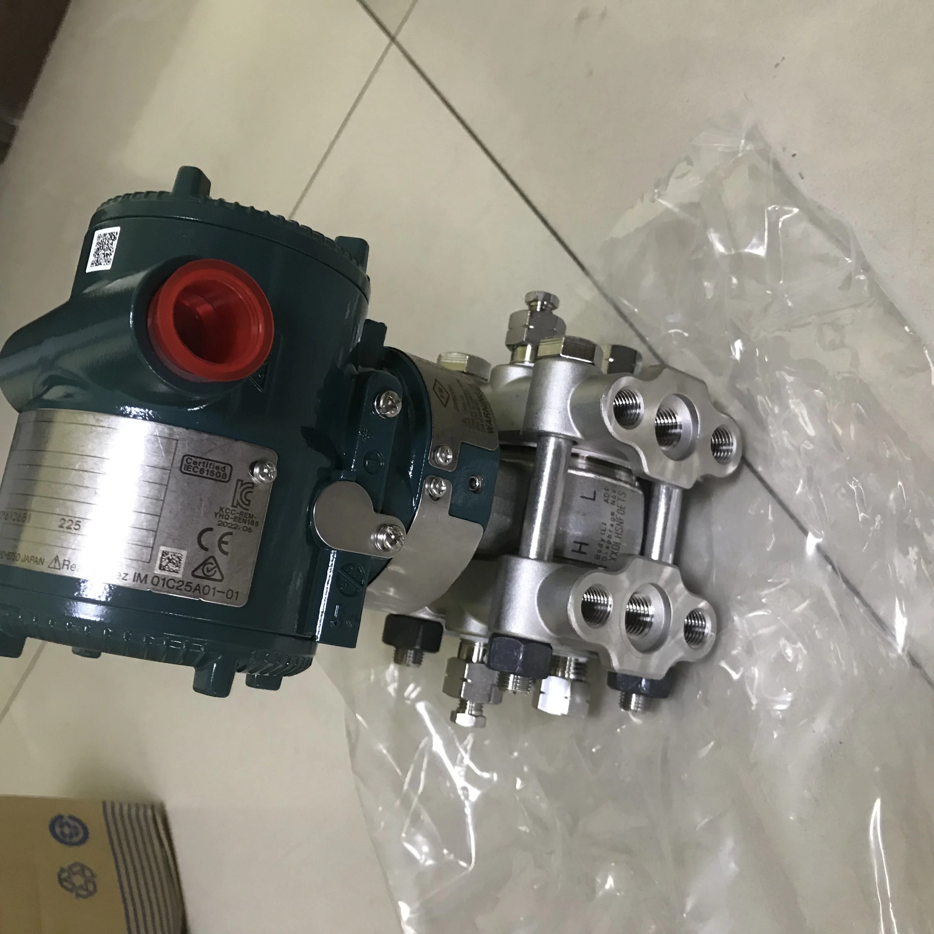 New original EJA438E Gauge Pressure Transmitter with Remote Diaphragm Seal EJA438E-JASCJ-912DB-WD23A Y