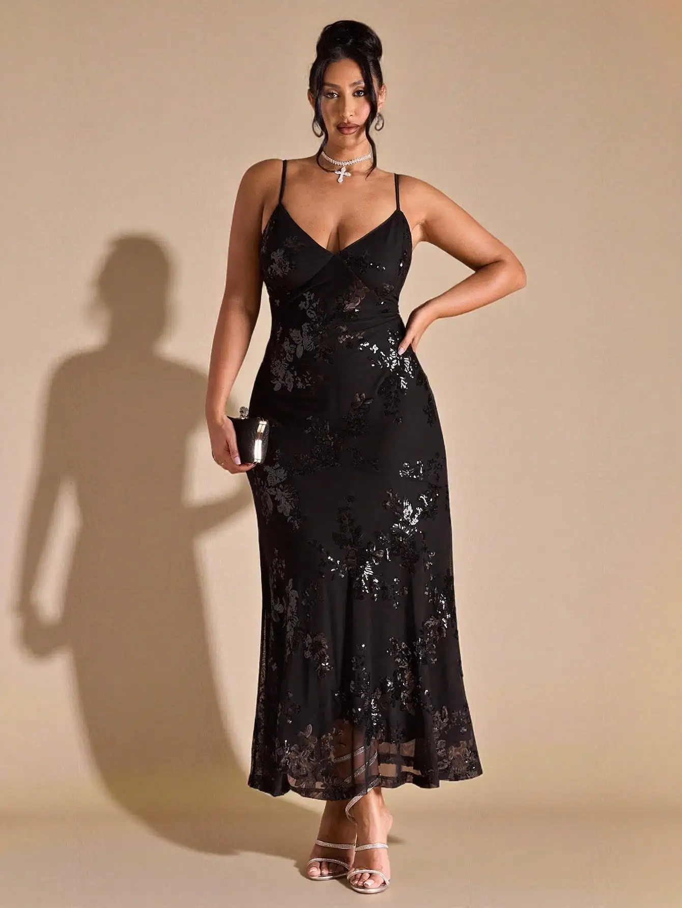 

Plus Size Black Floral Sequin Maxi Dress with Spaghetti Straps and Sheer Hem