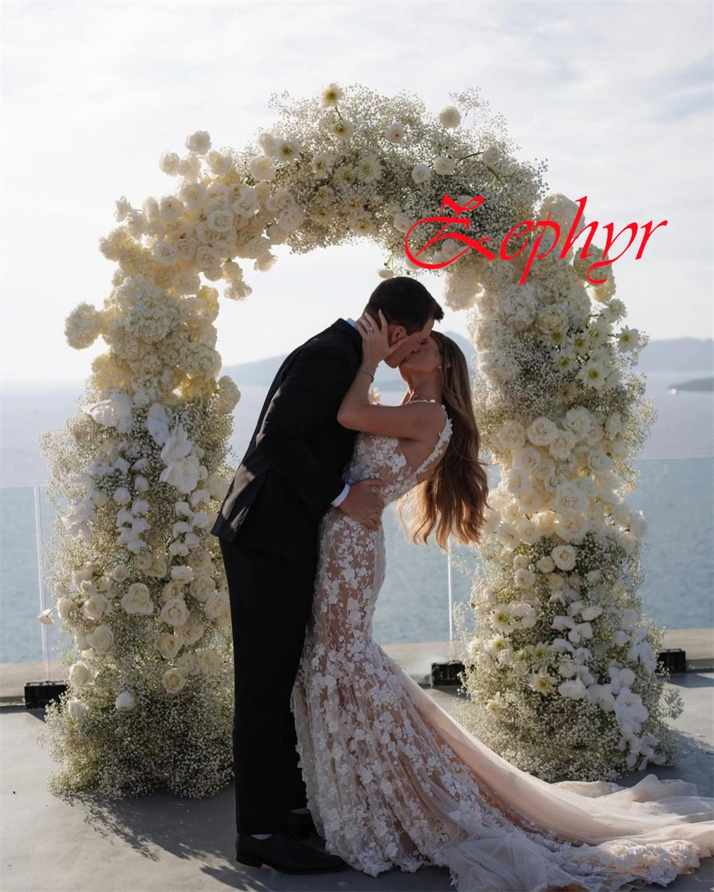 Customized Elegant fleshco Organza Wedding Dress Temperament Strapless Spaghetti Straps Sleeveless  Bridal Gowns Backless Dress