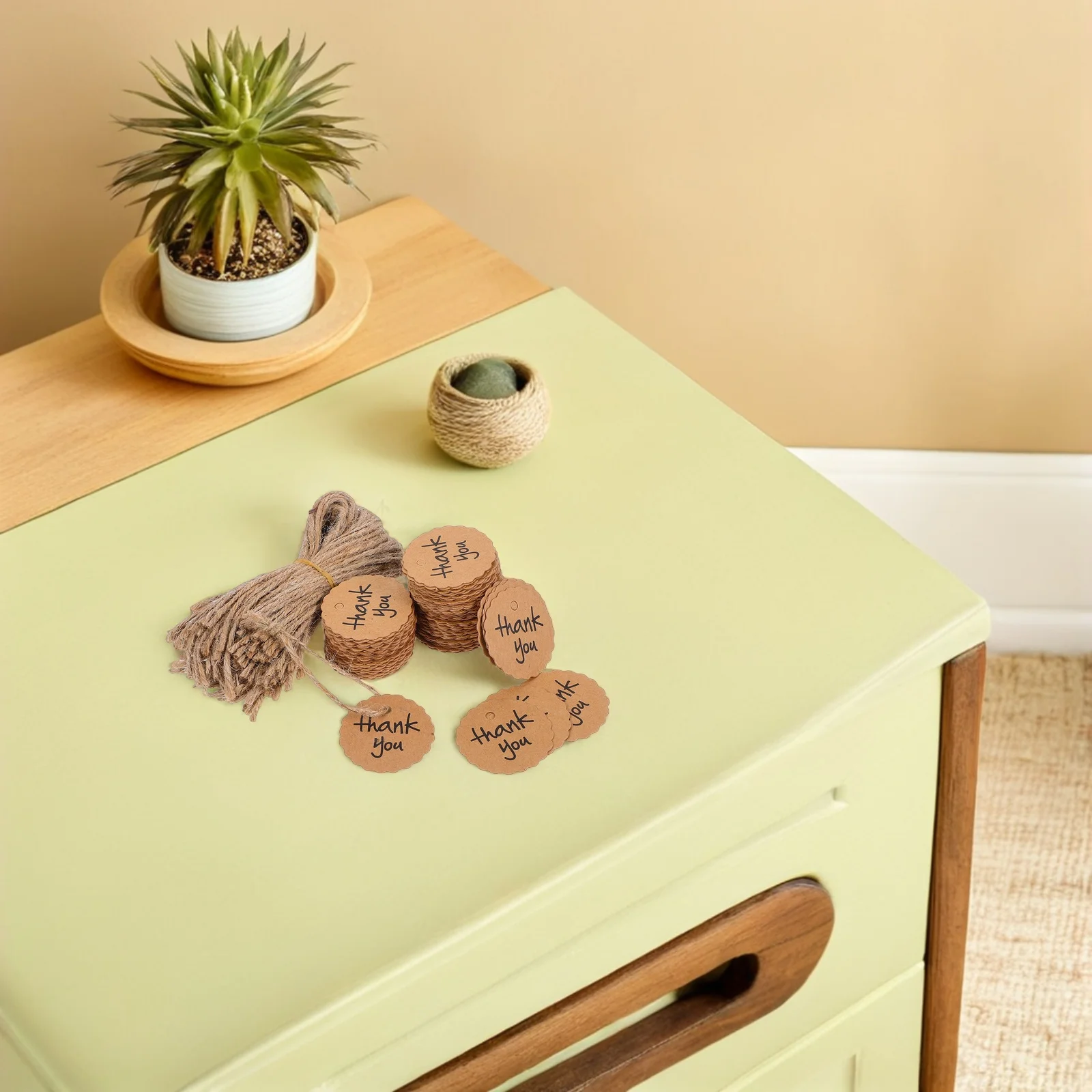 Рисунок 6 - коричневые бирки из крафт-бумаги