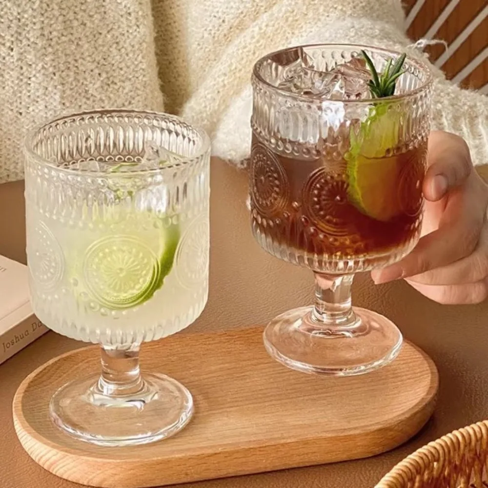 

4PCS/SET Vintage Embossed Glass Cups Romantic Transparent Vertical Striped Glass Cup Stylish Mini Goblet Glass Cup Restaurant