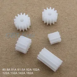10-200Pcs 0.5M Plastic Gear 8/10/12/13/14/18 Teeth 80.8A-182A White Pinion 2mm Hole DIY Toy Parts Accessories Motor Gear Pinion