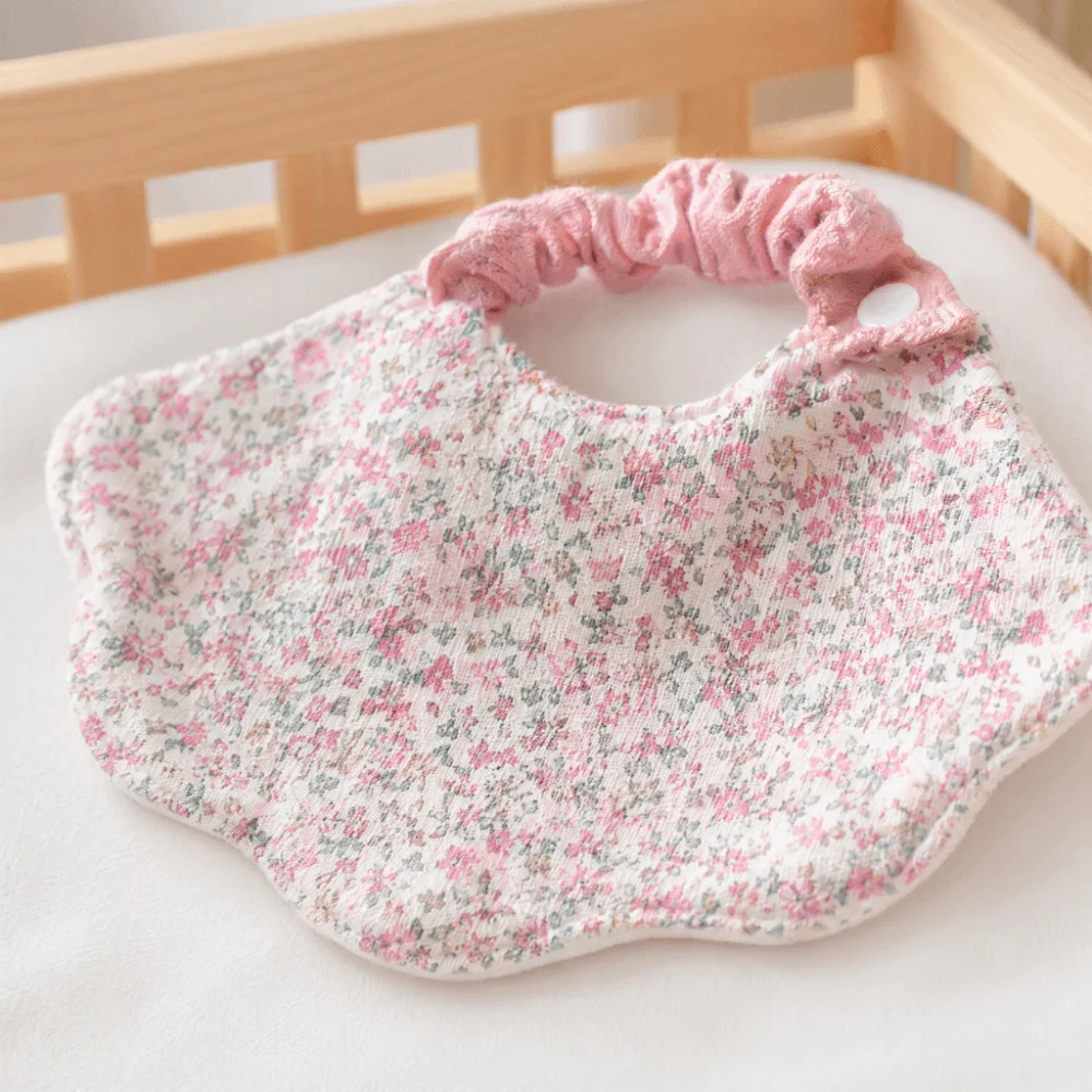 Cotton Gauze Feeding Bib 360-Degree Coverage Soft Texture Burp Cloth Floral Pattern Wave Shape Saliva Towel For Newborn Infants