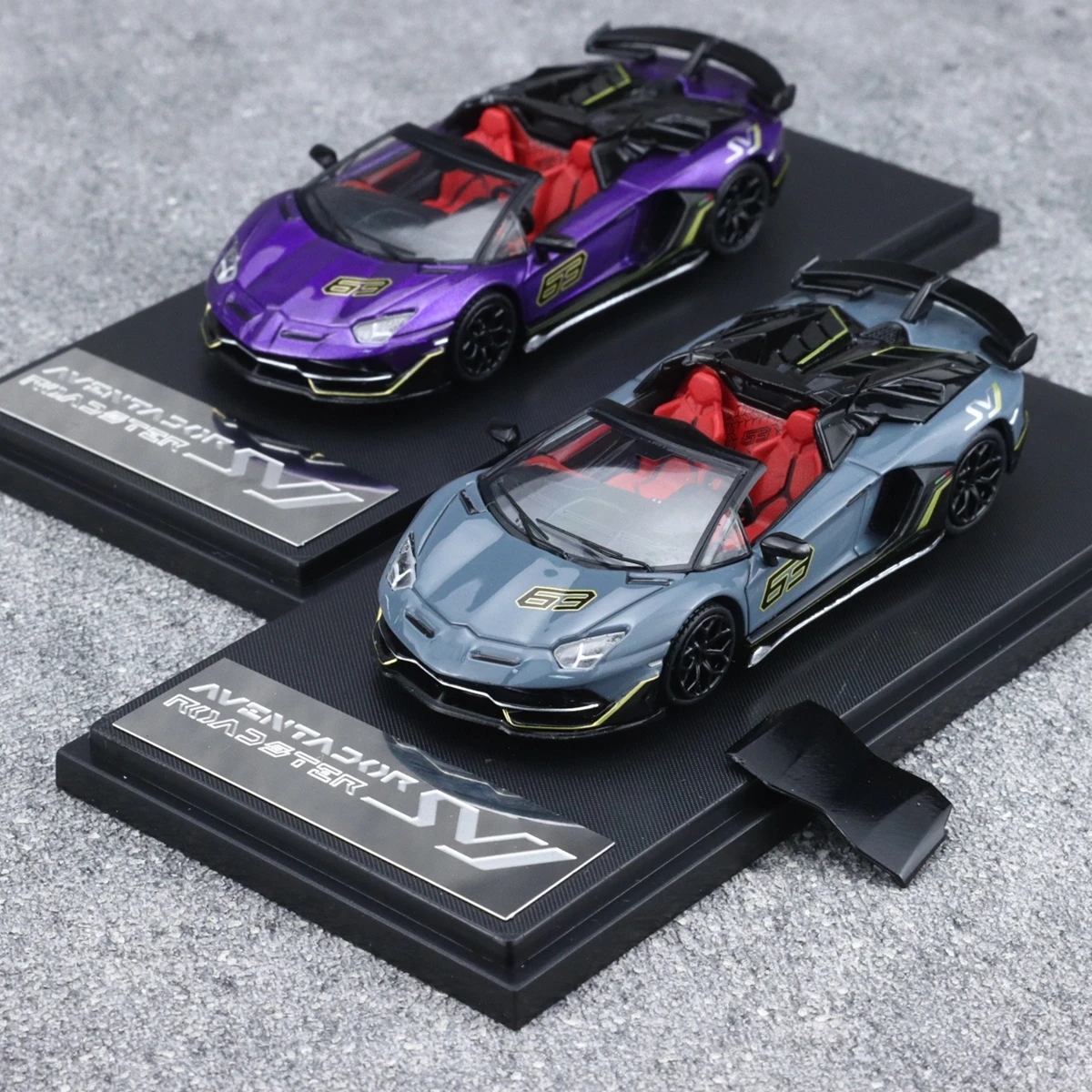 

RW 1:64 Aventador SVJ63 Diecast Model Car Resin Limited edition