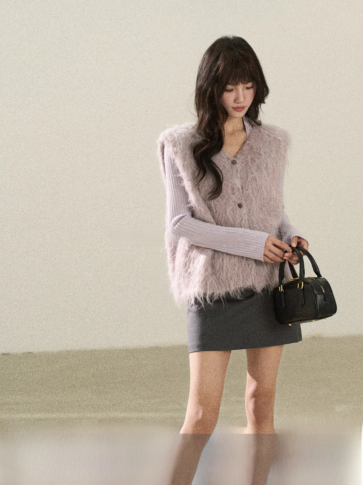 

Soft V-Neck Knitted Cardigan Women's Spring Outerwear FLOWER7 High-End Sensation Gentle Style Polyester Blend Warmth