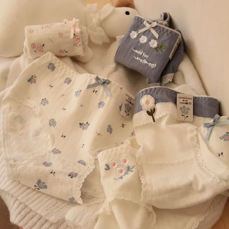 Ropa interior coreana con bordado de flores para mujer, bragas de encaje de algodón transpirables con lazo, bragas suaves sin costuras, lencería