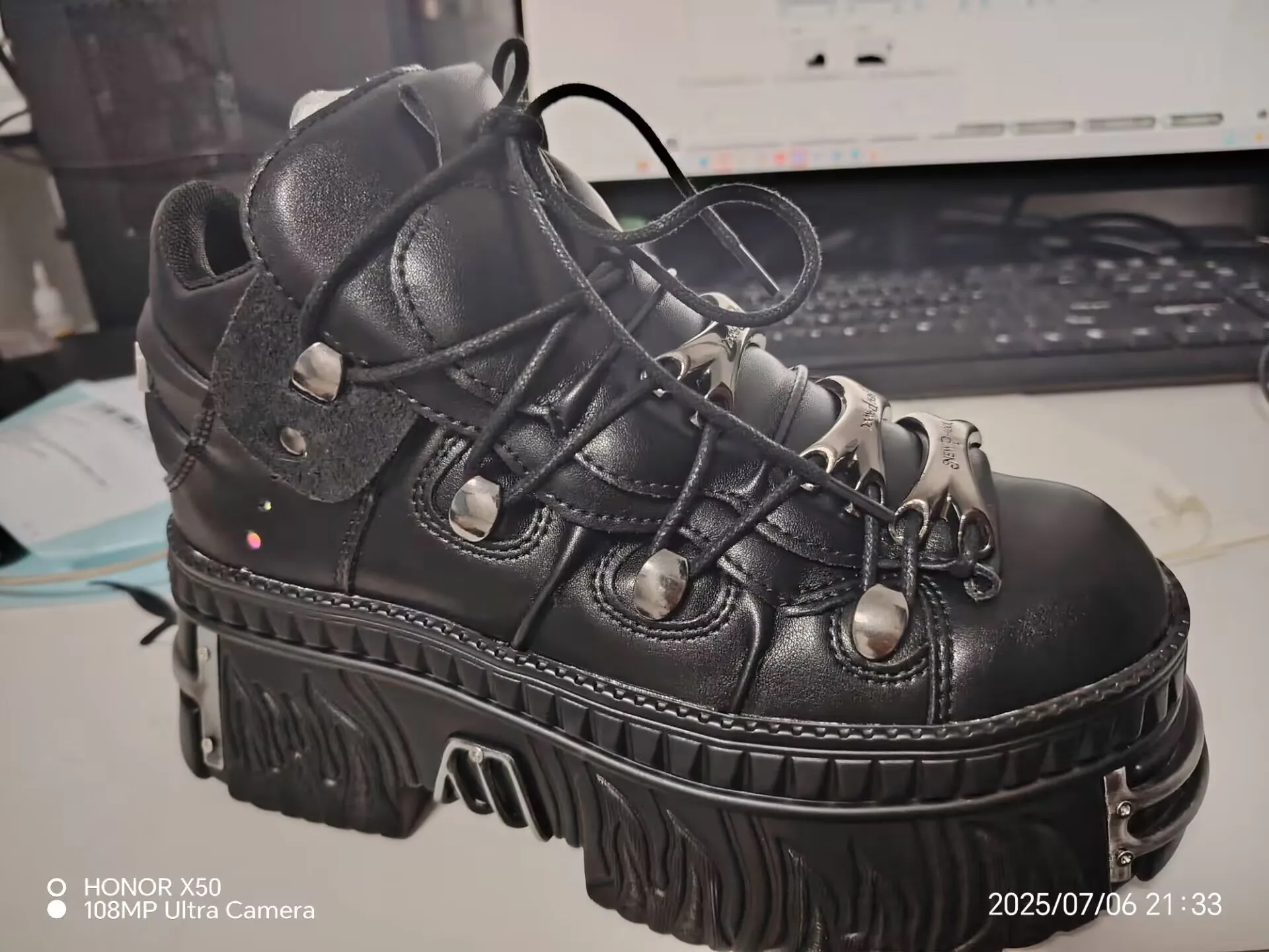 

2025 Spring and Autumn New Women's Heavy Metal Platform Low-top Punk Small Leather Shoes Dark Motorcycle Boots 7cm