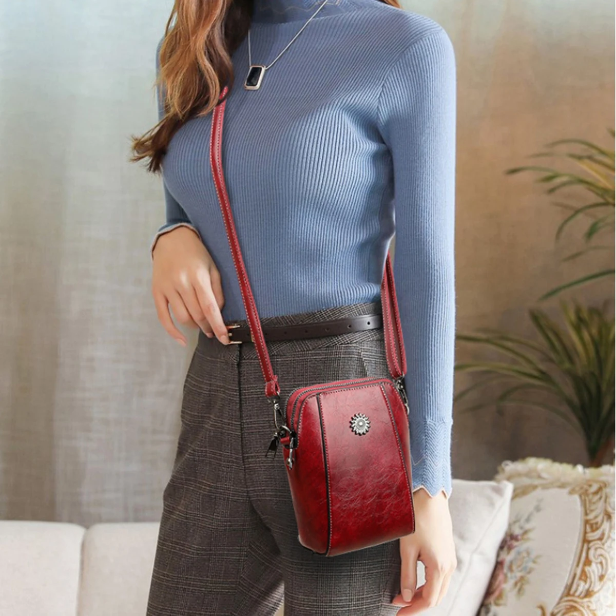 Modische Damen-Umhängetasche aus weichem Leder, trendige vertikale Crossbody-Tasche, tragbare Handytasche – Detail 6