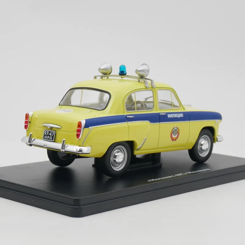 Diecast 1:24 Scale Moskvich 407 Police Car Simulation Alloy Car Model Collectibles Ornament Gift Souvenir