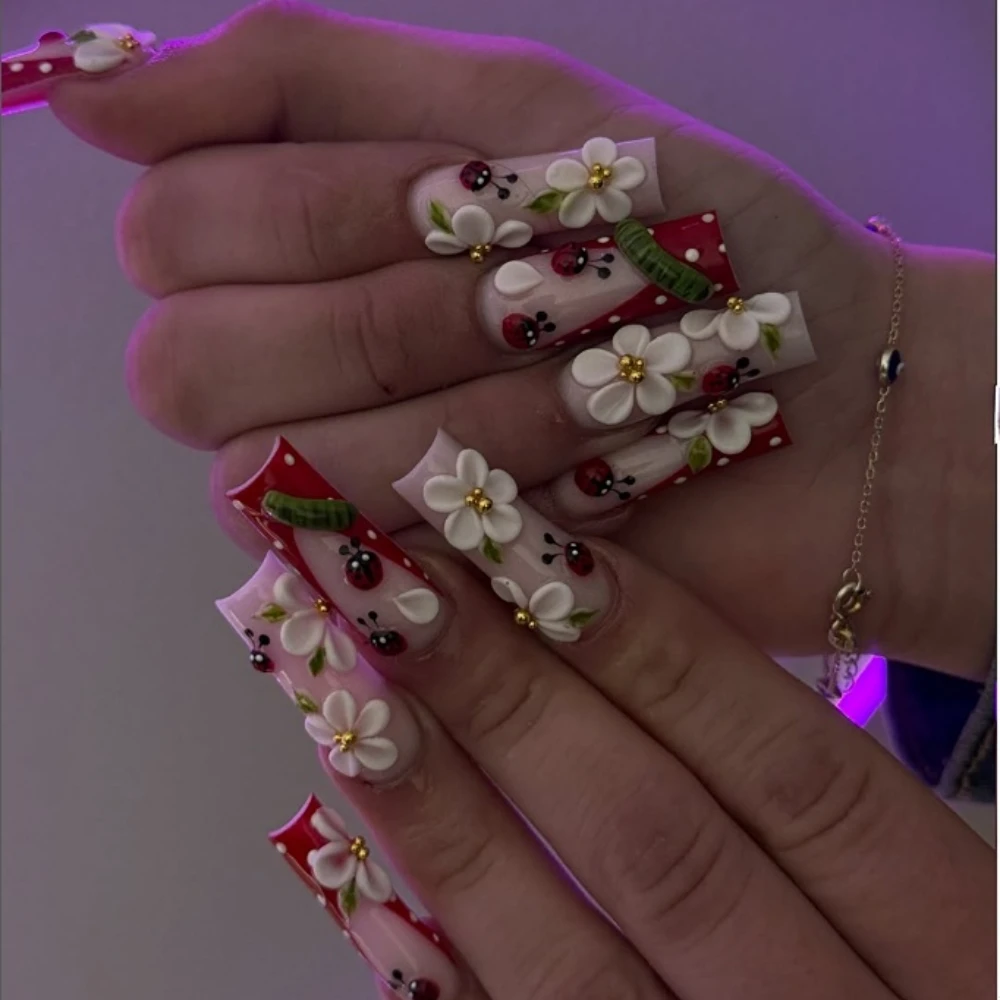 Zestaw 10 sztuk uroczych, długich, kwadratowych, naklejanych paznokci 3D z kwiatami na rok 2025, z klejem i pilnikiem do ręcznego manicure.