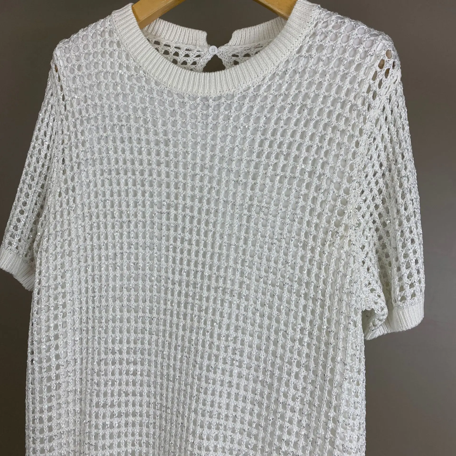 2026 Frühjahr/Sommer Neues Leinen-Kleid mit Aushöhlungen und Pailletten, Rundhals-Strickkleid mit Kurzen Ärmeln - Stilvoll für Pendlerinnen