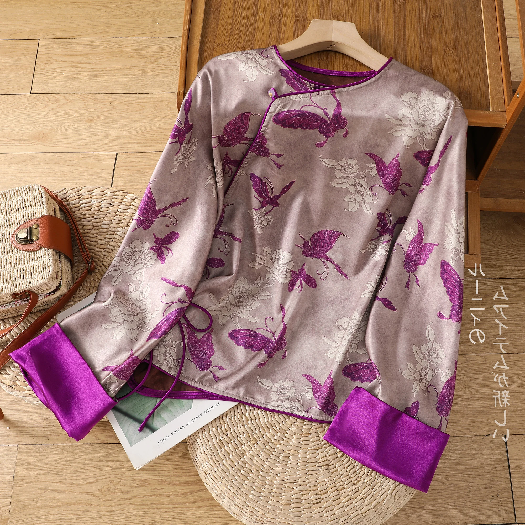 

Новая китайская атласная блузка с вышивкой, женская свободная блузка с длинным рукавом, модный топ на весну-осень, трендовая блузка на пуговицах