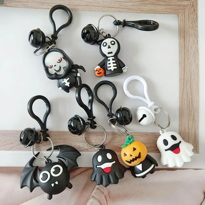 Halloween Horror Movie Keyring Scary Ghost Clown Key Chain Small Bell Horror Figure Pendant Pumpkin Decoration Car Accessories