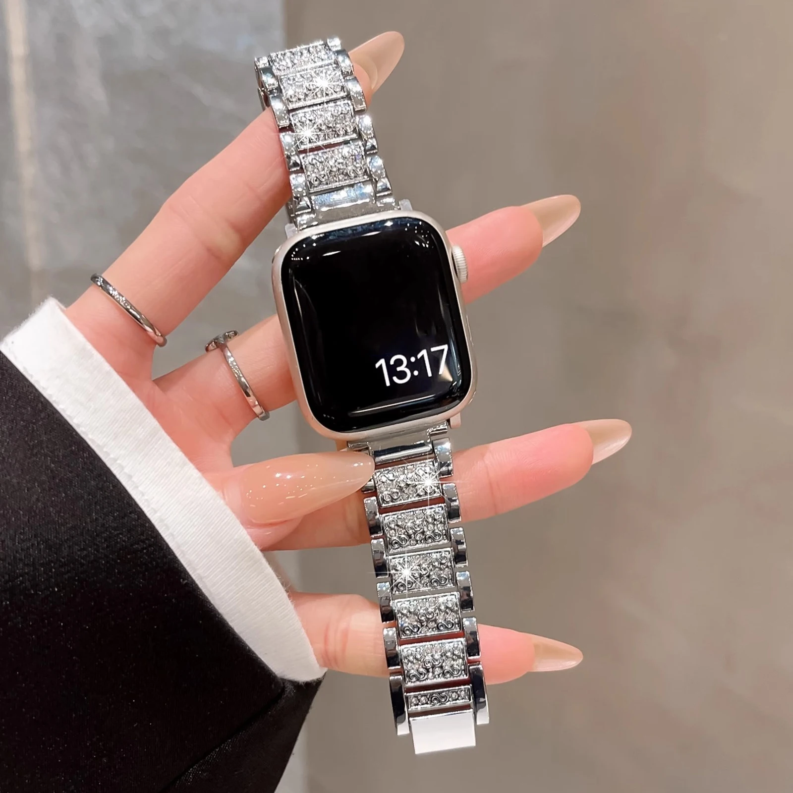 Bling Diamond Strap For Apple Watch 10 Band 46mm 40mm 45mm 44mm 41mm 42mm Metal Belt For IWatch Series 9 8 7 SE 6 Women Bracelet