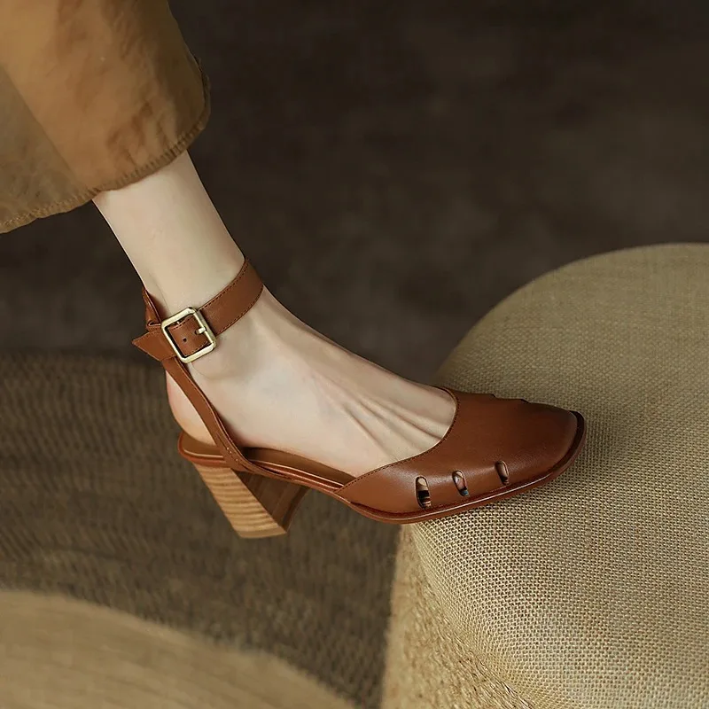 2026 Spring/Summer Women Shoes Cow Leather Shoes Covered Toe Chunky Heel Sandals High Heels Shoes for Women Women Sandals
