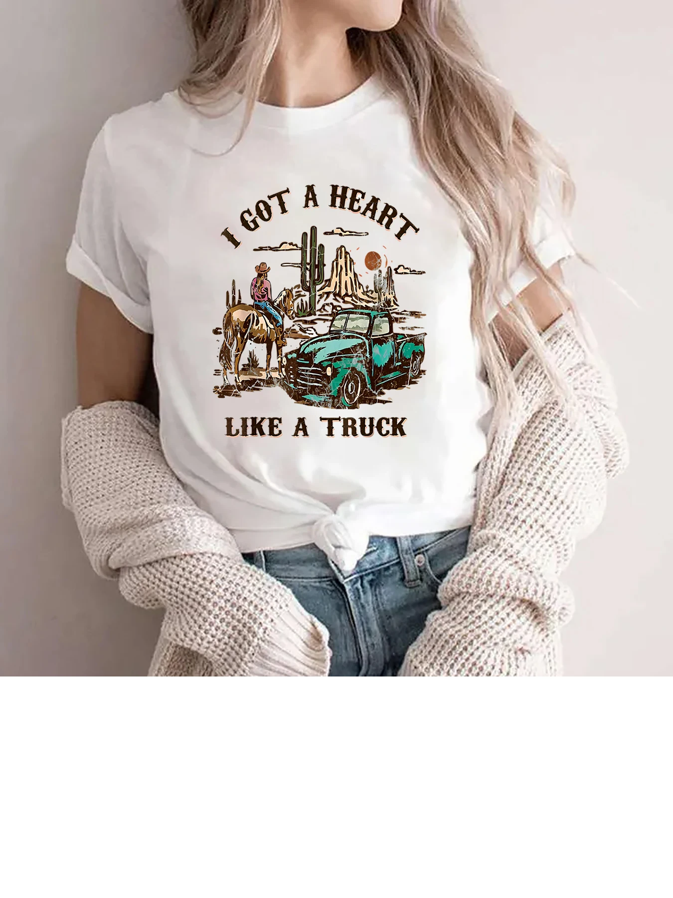 Western Sunset Cowgirl I Got A Heart Like A Truck Vintage Printed Short Sleeve Pattern Printed Women\'s Summer T-shirt