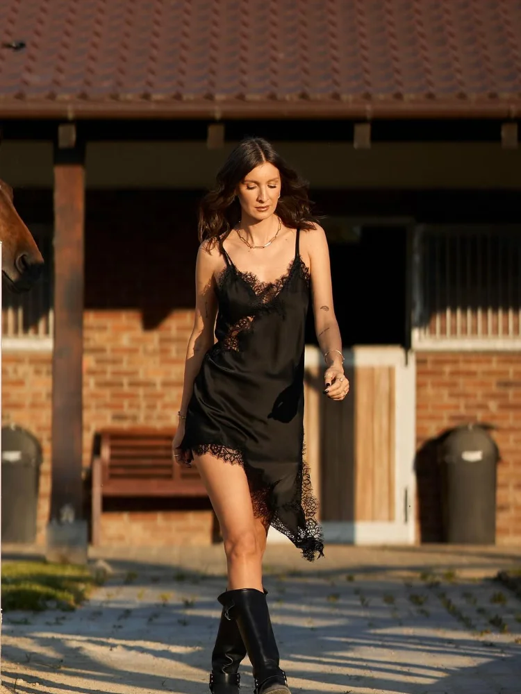 الصلبة الدانتيل المرقعة فستان بكتافة أنيقة بلا أكمام غير النظامية انظر من خلال عالية الخصر فساتين للنساء 2025 الصيف رداء الحفلات جديد #1