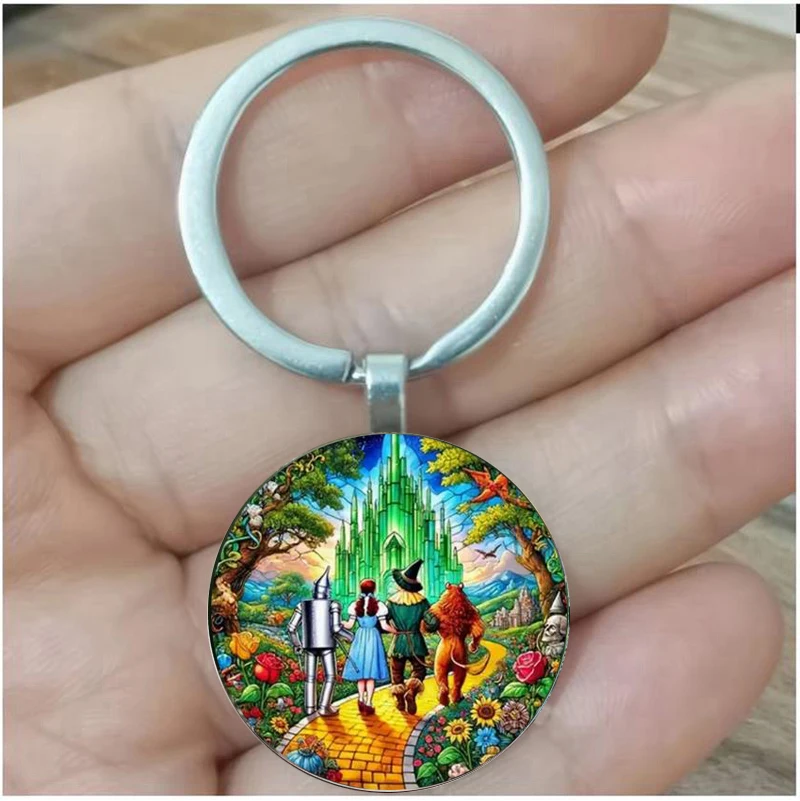 

Retro style keychain - Men's Scarecrow and Lion