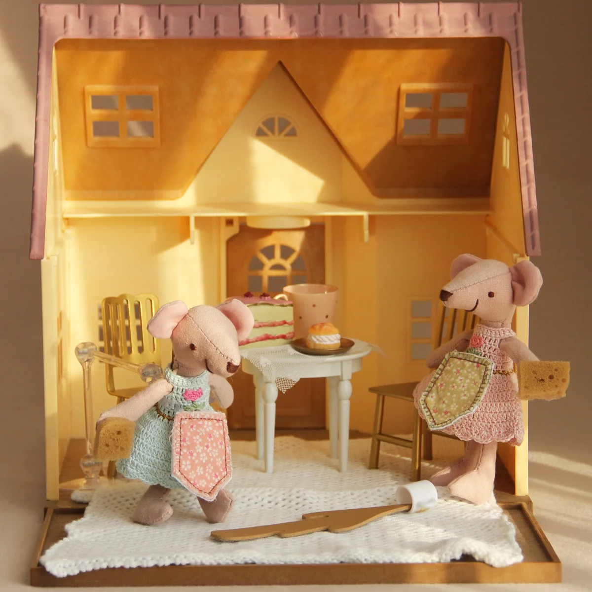 Myszka H-13Cm z wymienną spódniczką szytą na szydełku, odpowiednia dla lalek BJD Ob11, ozdoba do domku dla lalek, prezent na Dzień Dziecka, prezent urodzinowy.