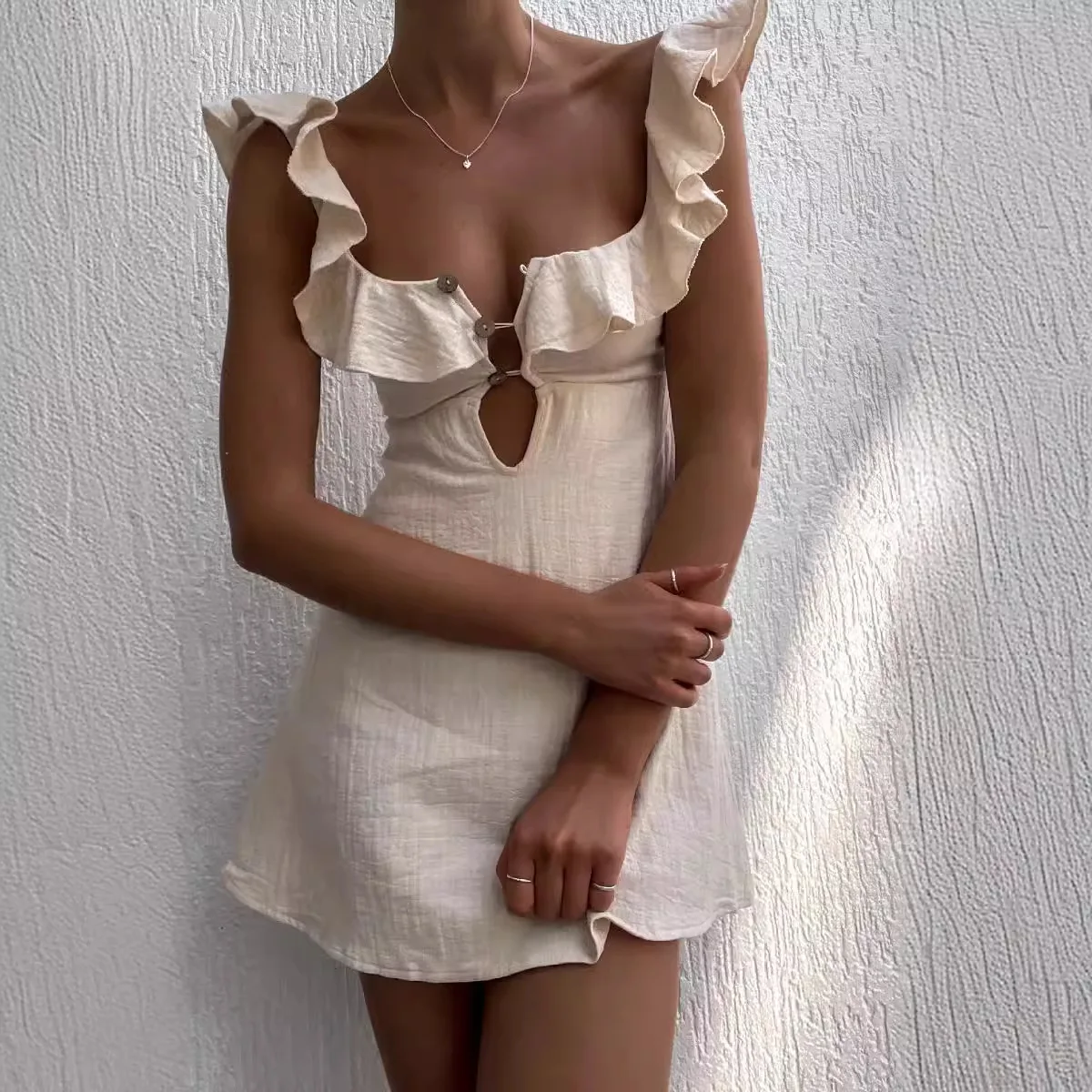 Summer Hollow Out Button Ruffles Dress Sexy V Neck Sleeveless Dress New Holiday Beach Cotton Linen Mini Dress Robe Femme Été